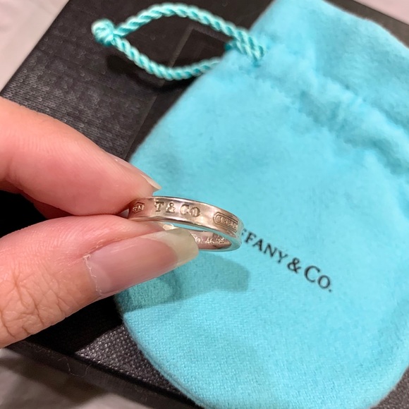 Tiffany 1837 Ring - Picture 2 of 6